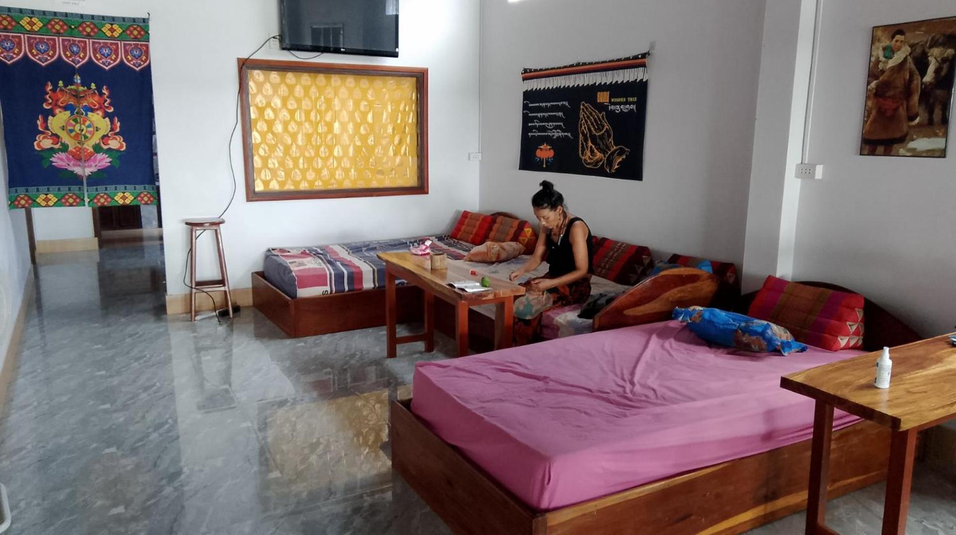 Tibet Restaurant And Hostel Nakasong ภายนอก รูปภาพ