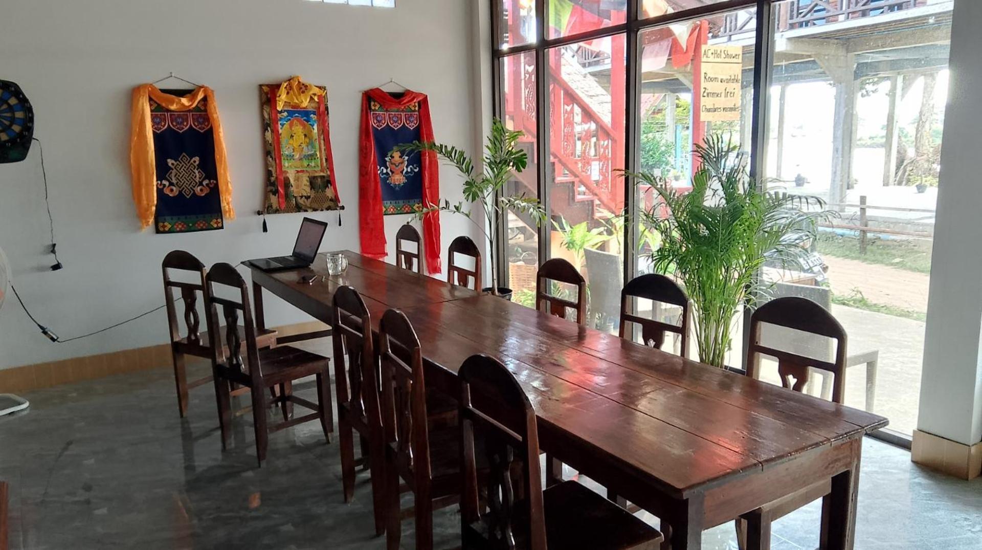 Tibet Restaurant And Hostel Nakasong ภายนอก รูปภาพ